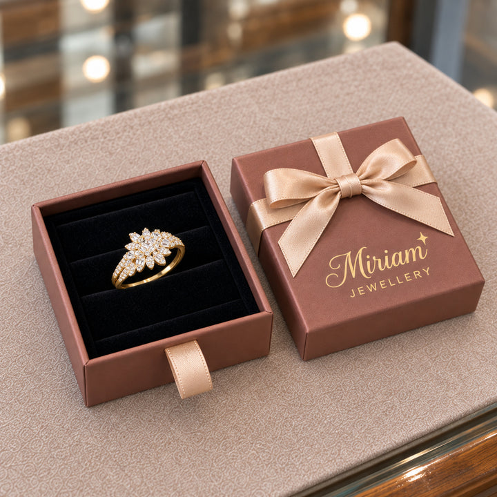 Ophelia – Elegant crown-style ring with refined sparkle in a Miriam Jewellery gift box